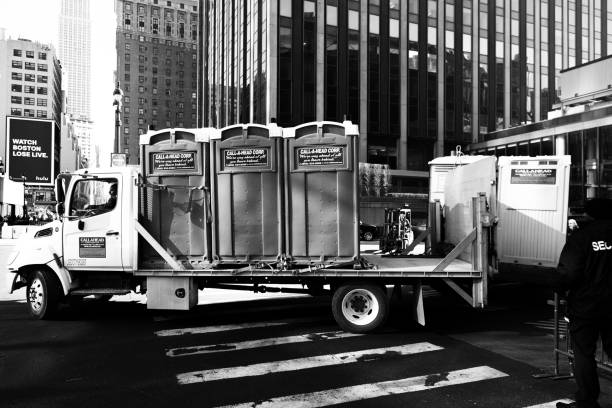 Best Luxury portable toilet rental  in Aledo, IL